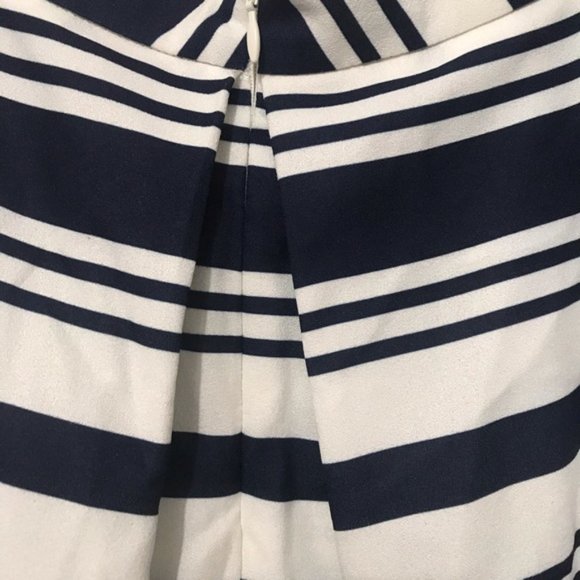 CLOSING SALE Nautical Skater Skirt Forever21 L - Picture 4 of 4